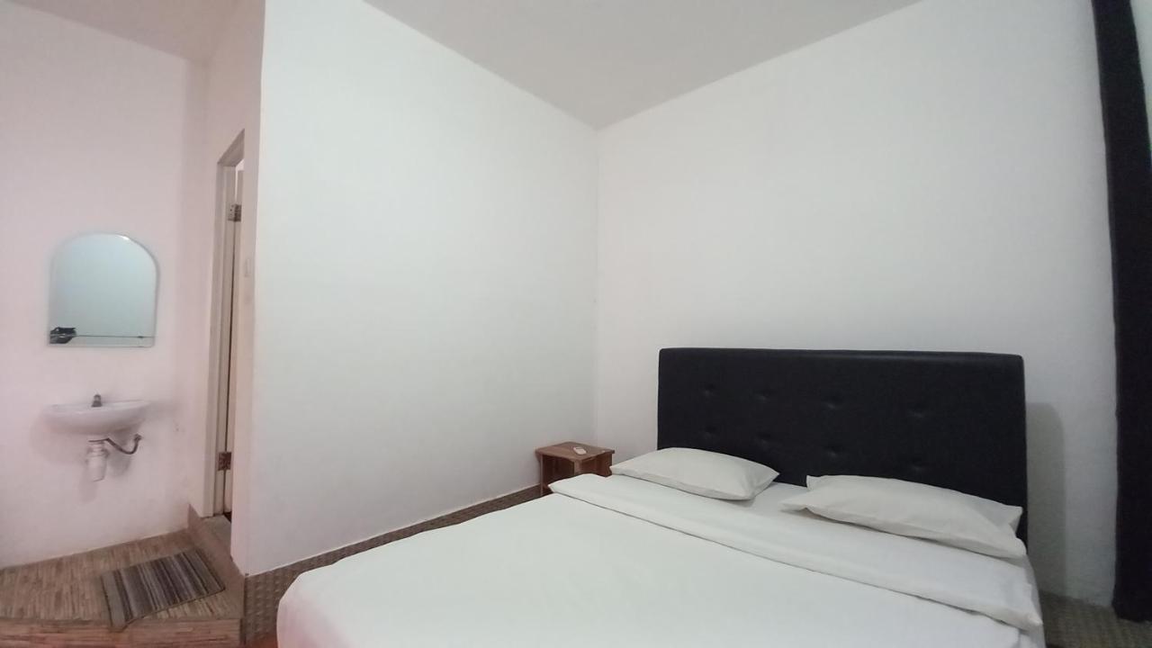 Dc Hotel & Hostel ラブハン・バジョ エクステリア 写真