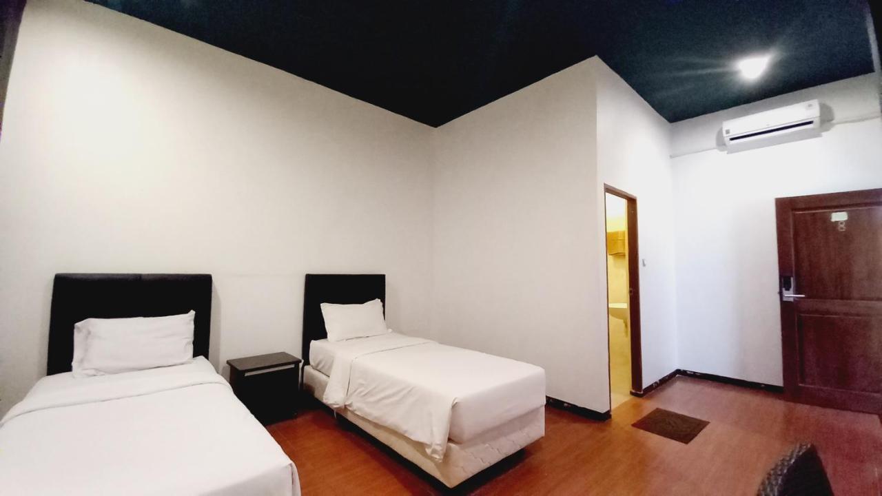 Dc Hotel & Hostel ラブハン・バジョ エクステリア 写真