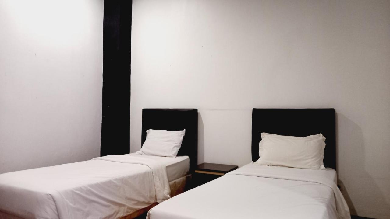 Dc Hotel & Hostel ラブハン・バジョ エクステリア 写真