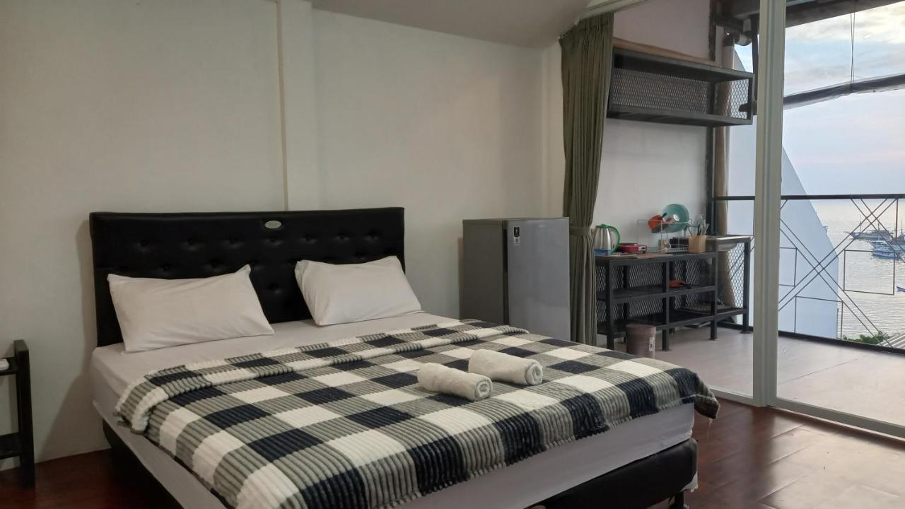 Dc Hotel & Hostel ラブハン・バジョ エクステリア 写真